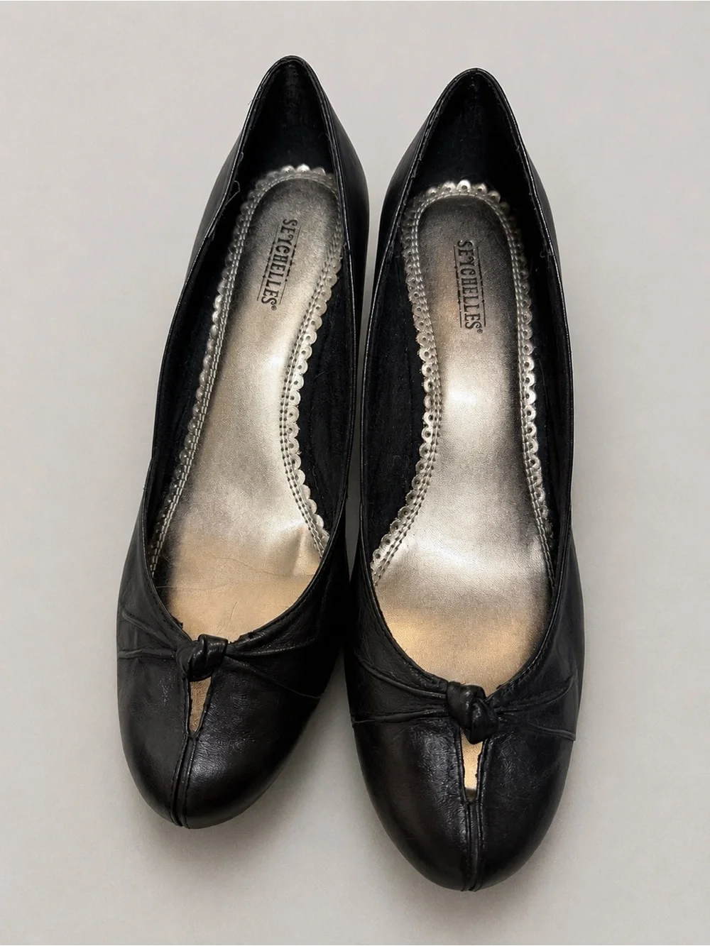 Seychelles Black Leather Knot Peep Toe Pumps Heels 8.5 2 1/2
